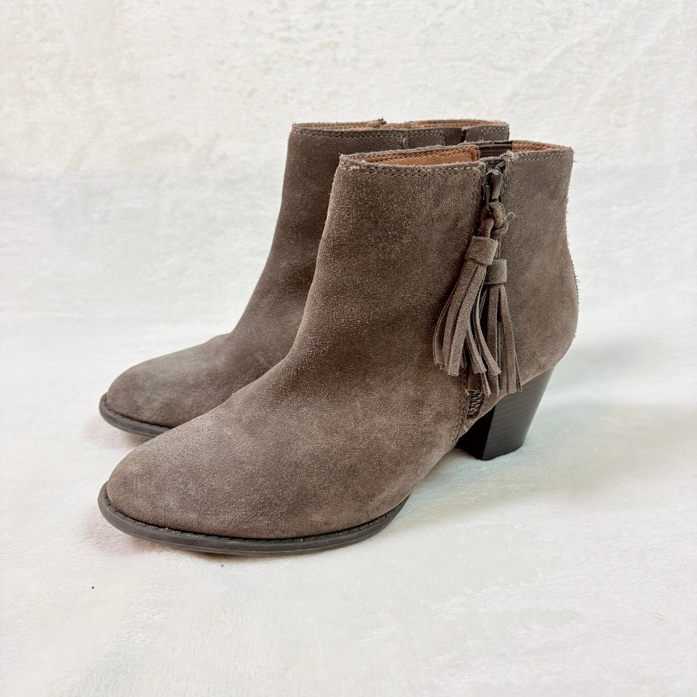 Vionic‎ Madeline Boots Women Sz 7 Greige Suede Tassel Weather Resistant TVW5416